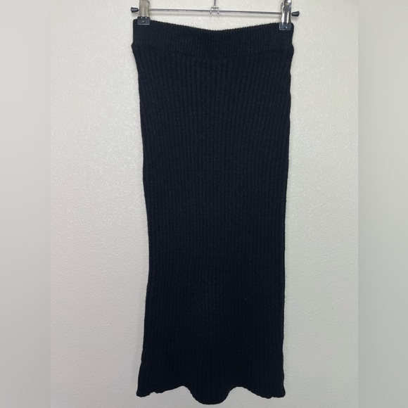 In Loom Black Ribbed Knit Cardigan And Midi Skirt Set V-Neck Long Sleeve Stretch - Picture 12 of 16